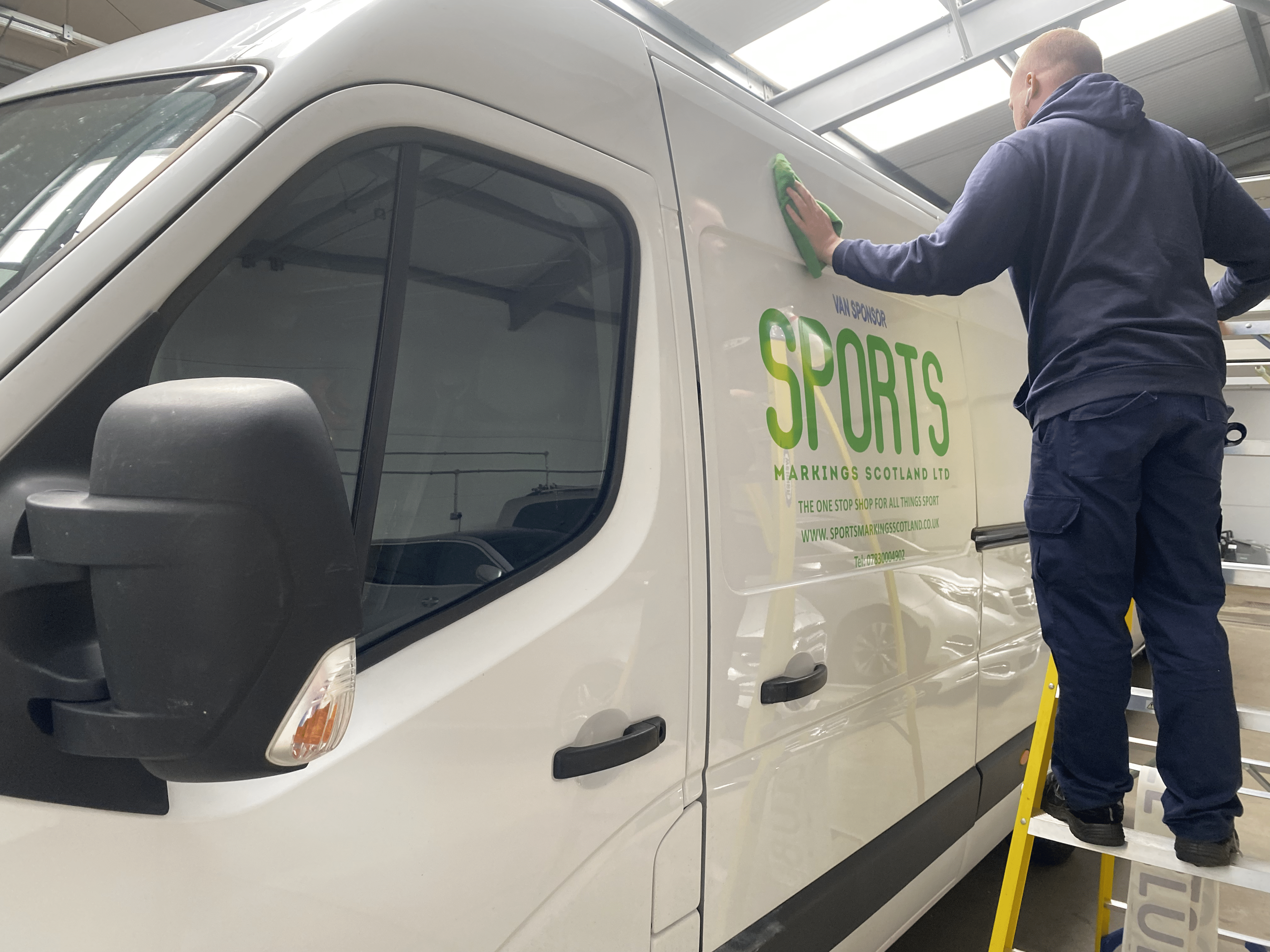 Advance signs & supplies | get in touch | contact